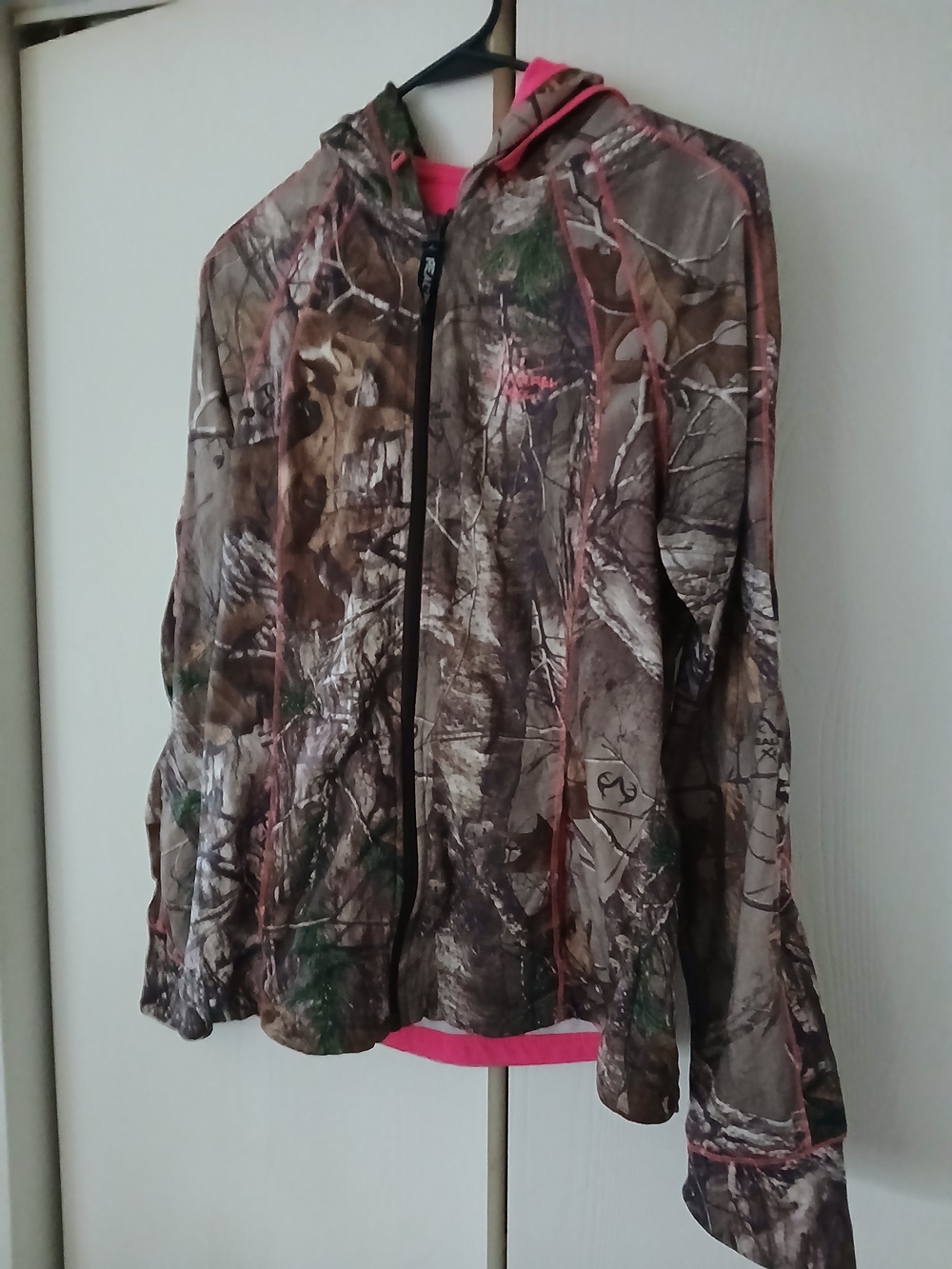 Women's Realtree Camo Zip-Up Hoodie with Pink Trim